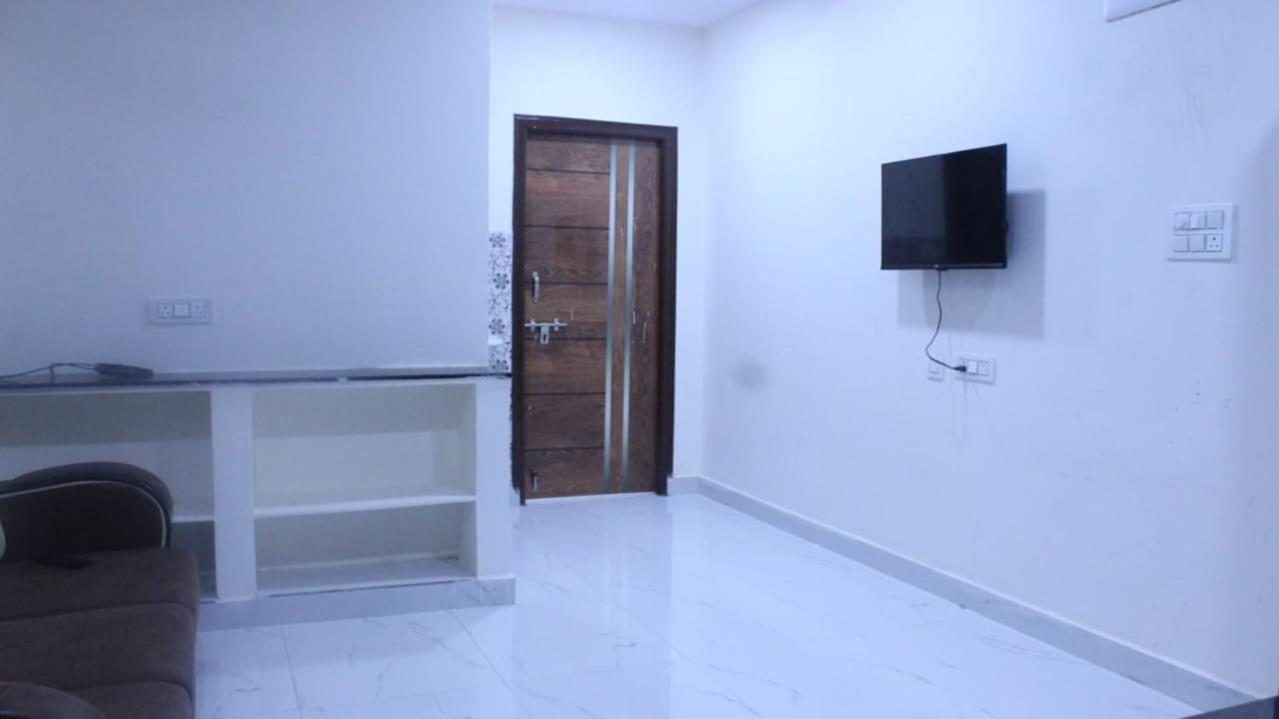 Loyal Apartment1 Bhk Gachibowli Hyderabad Eksteriør billede