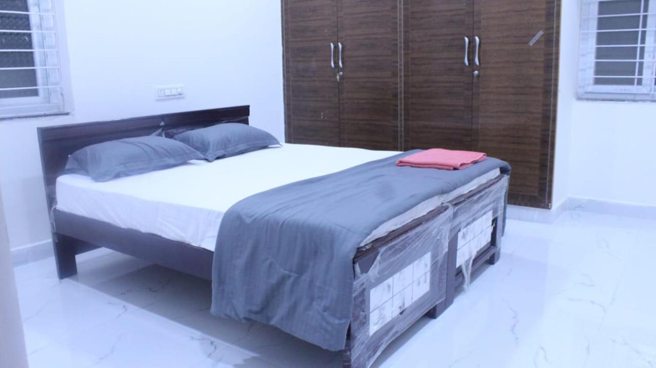 Loyal Apartment1 Bhk Gachibowli Hyderabad Eksteriør billede